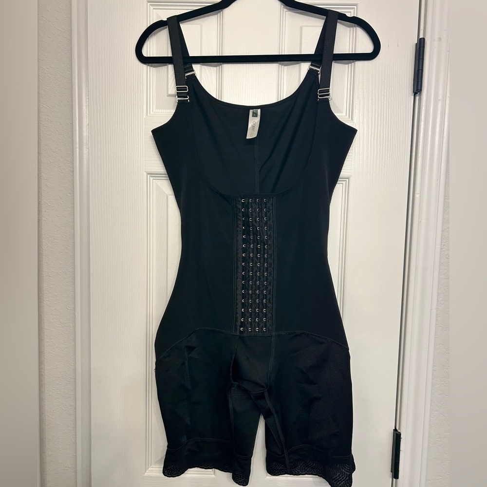 OGEE RECOVERY Black Faja in Large